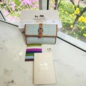 Authentic Vintage Coach Soho Mini Signature Buckle Trifold Wallet-Box,Cards &COA